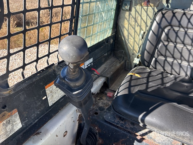 2005 Bobcat S130 Skid Steer Loader - Skid steer loader: picture 4 2005 Bobcat S130 Skid Steer Loader - Skid steer loader: picture 4