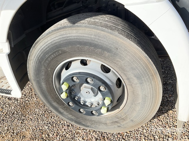 2013 Iveco AD260S27Y 6x2 Cab and Chassis - Cab chassis truck: picture 4 2013 Iveco AD260S27Y 6x2 Cab and Chassis - Cab chassis truck: picture 4