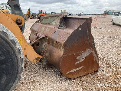 Wheel loader LIEBHERR L556: picture 8