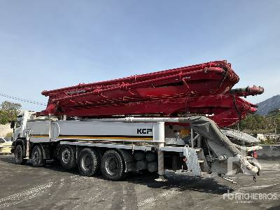 SCANIA PC124 C420 2005 KCP KCP48ZX200 48 m on 10x ... - Concrete pump truck: picture 2 SCANIA PC124 C420 2005 KCP KCP48ZX200 48 m on 10x ... - Concrete pump truck: picture 2