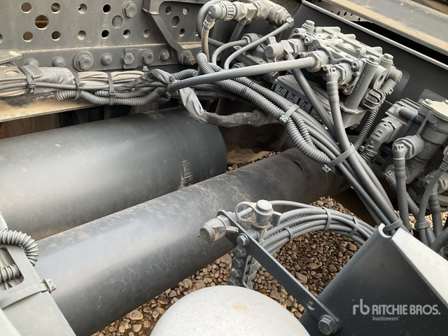 2015 Mercedes-Benz Actros 1845LS 4x2 S/A Sleeper Truck Tractor - Tractor unit: picture 5 2015 Mercedes-Benz Actros 1845LS 4x2 S/A Sleeper Truck Tractor - Tractor unit: picture 5