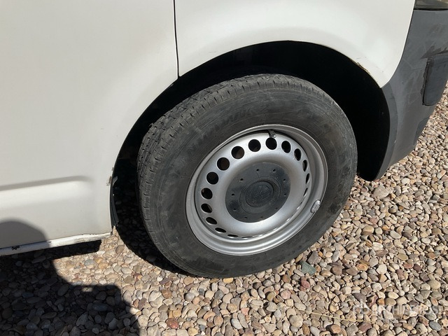 2012 Volkswagen Transporter TDI Motion Cargo Van - Van: picture 3 2012 Volkswagen Transporter TDI Motion Cargo Van - Van: picture 3