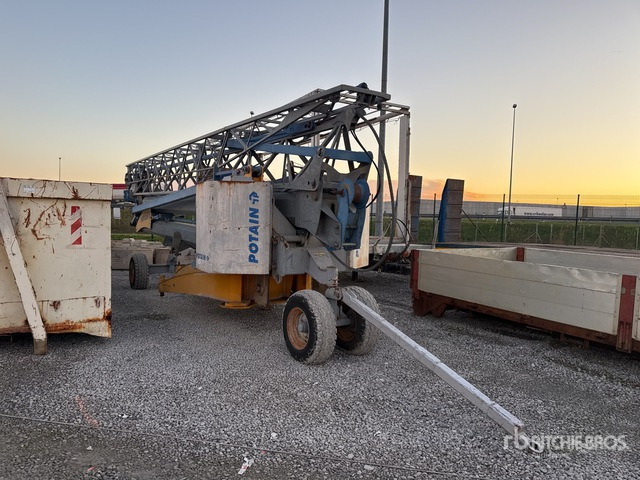 2001 Potain IGO 18 Tower Crane - Tower crane: picture 1 2001 Potain IGO 18 Tower Crane - Tower crane: picture 1