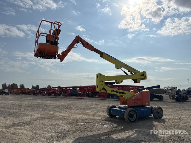2004 JLG E450AJ Electric Articulating Boom Lift - Articulated boom: picture 2 2004 JLG E450AJ Electric Articulating Boom Lift - Articulated boom: picture 2