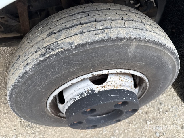 2010 Renault Midlum 215.75 4x2 Curtain Side Truck - Curtainsider truck: picture 5 2010 Renault Midlum 215.75 4x2 Curtain Side Truck - Curtainsider truck: picture 5