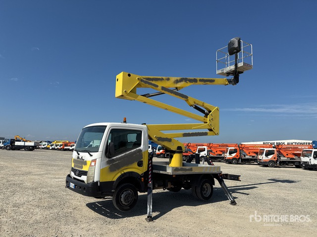 2011 Nissan Cabstar 2011 Socage DA320 20 m on Bucket Truck - Truck mounted aerial platform: picture 2 2011 Nissan Cabstar 2011 Socage DA320 20 m on Bucket Truck - Truck mounted aerial platform: picture 2