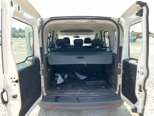 2018 Fiat Doblo COMBI 1.3 MJT 16V SX N1 Van Truck - Panel van: picture 5 2018 Fiat Doblo COMBI 1.3 MJT 16V SX N1 Van Truck - Panel van: picture 5