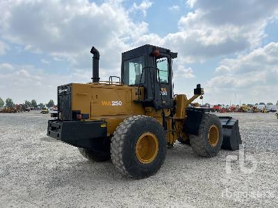 KOMATSU WA250-1 - Wheel loader: picture 3 KOMATSU WA250-1 - Wheel loader: picture 3