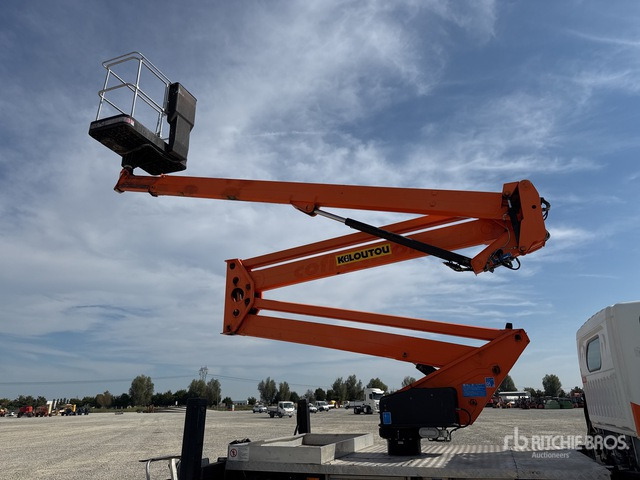 Nissan Cabstar 35.12 Piattaforma autocarrata - Truck mounted aerial platform: picture 5 Nissan Cabstar 35.12 Piattaforma autocarrata - Truck mounted aerial platform: picture 5