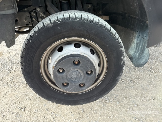 Nissan Cabstar 35.12 Piattaforma autocarrata - Truck mounted aerial platform: picture 5 Nissan Cabstar 35.12 Piattaforma autocarrata - Truck mounted aerial platform: picture 5