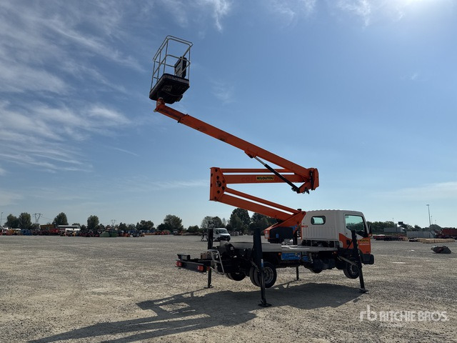 Nissan Cabstar 35.12 Piattaforma autocarrata - Truck mounted aerial platform: picture 4 Nissan Cabstar 35.12 Piattaforma autocarrata - Truck mounted aerial platform: picture 4