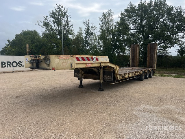 2004 Castera 3SS34T Tri/A Semi-Remorque Porte-Engin ... Lowboy Trailer - Low loader semi-trailer: picture 1 2004 Castera 3SS34T Tri/A Semi-Remorque Porte-Engin ... Lowboy Trailer - Low loader semi-trailer: picture 1