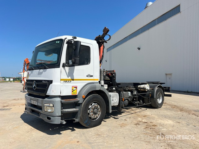 2006 Mercedes-Benz Axor 1823 4x2 Chassis Cabine 4x2 Cab and Chassis - Cab chassis truck, Crane truck: picture 1 2006 Mercedes-Benz Axor 1823 4x2 Chassis Cabine 4x2 Cab and Chassis - Cab chassis truck, Crane truck: picture 1