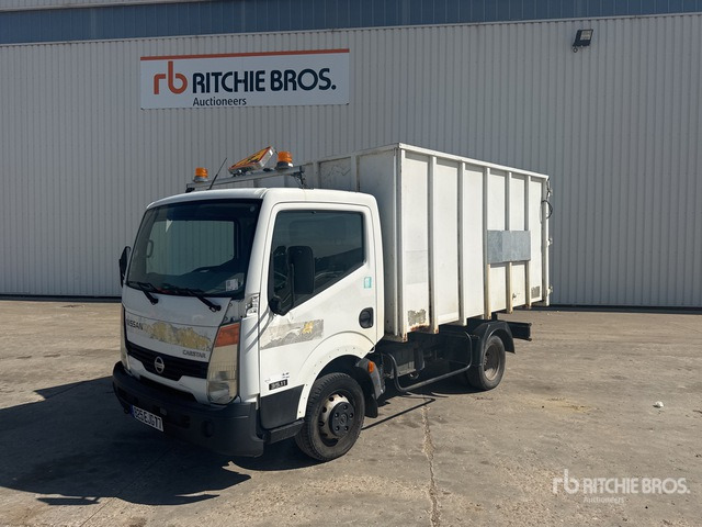 2007 Nissan Cabstar 35.11 4x2 Camion Benne Dump Truck: Light Duty - Tipper: picture 2 2007 Nissan Cabstar 35.11 4x2 Camion Benne Dump Truck: Light Duty - Tipper: picture 2