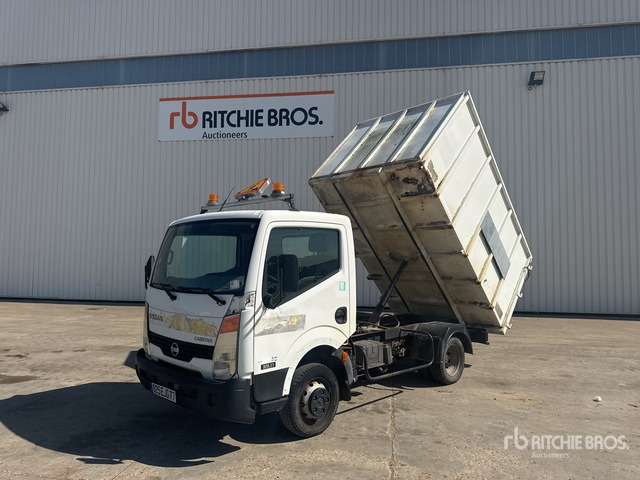 2007 Nissan Cabstar 35.11 4x2 Camion Benne Dump Truck: Light Duty - Tipper: picture 3 2007 Nissan Cabstar 35.11 4x2 Camion Benne Dump Truck: Light Duty - Tipper: picture 3
