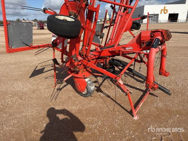 2009 Kuhn GF6502 6.5 m 3-Point 6 Rotor Faneuse Hay Tedder - Tedder/ Rake: picture 2 2009 Kuhn GF6502 6.5 m 3-Point 6 Rotor Faneuse Hay Tedder - Tedder/ Rake: picture 2