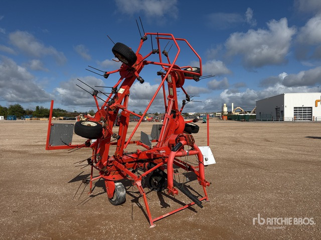 2009 Kuhn GF6502 6.5 m 3-Point 6 Rotor Faneuse Hay Tedder - Tedder/ Rake: picture 1 2009 Kuhn GF6502 6.5 m 3-Point 6 Rotor Faneuse Hay Tedder - Tedder/ Rake: picture 1