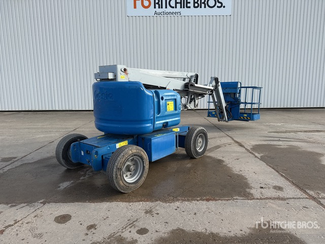 2012 Genie Z45/25 2WD Electric Nacelle Articulee ... Articulating Boom Lift - Articulated boom: picture 1 2012 Genie Z45/25 2WD Electric Nacelle Articulee ... Articulating Boom Lift - Articulated boom: picture 1