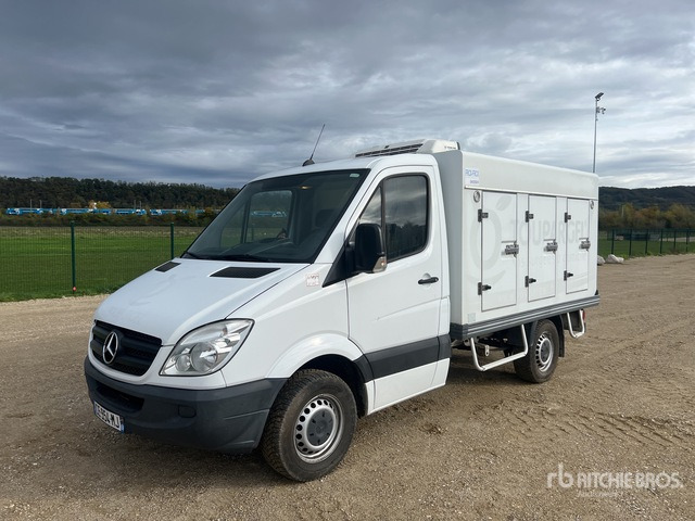 2012 Mercedes-Benz Sprinter 4x2 Camion Frigorifique 4x2 Refrigerated Truck - Refrigerator truck: picture 1 2012 Mercedes-Benz Sprinter 4x2 Camion Frigorifique 4x2 Refrigerated Truck - Refrigerator truck: picture 1
