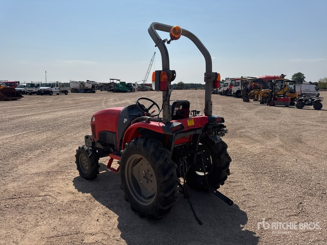 2015 Kubota STW34R 4WD Tracteur Utilitaire (Inoper ... Utility Tractor - Compact tractor: picture 4 2015 Kubota STW34R 4WD Tracteur Utilitaire (Inoper ... Utility Tractor - Compact tractor: picture 4