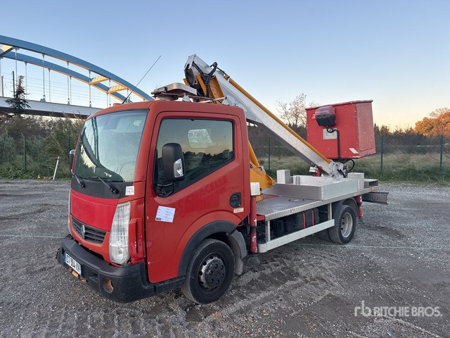 2015 Renault Maxity 2015 Multitel 145 ALU 16 m on 4 ... Bucket Truck - Truck mounted aerial platform: picture 2 2015 Renault Maxity 2015 Multitel 145 ALU 16 m on 4 ... Bucket Truck - Truck mounted aerial platform: picture 2