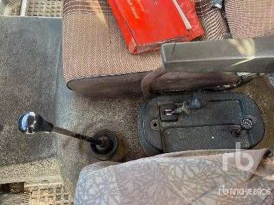 Tipper RENAULT S130 4x2 Camion Benne: picture 18
