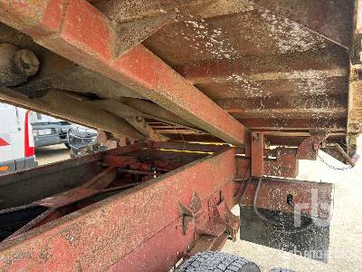 Tipper RENAULT S130 4x2 Camion Benne: picture 35