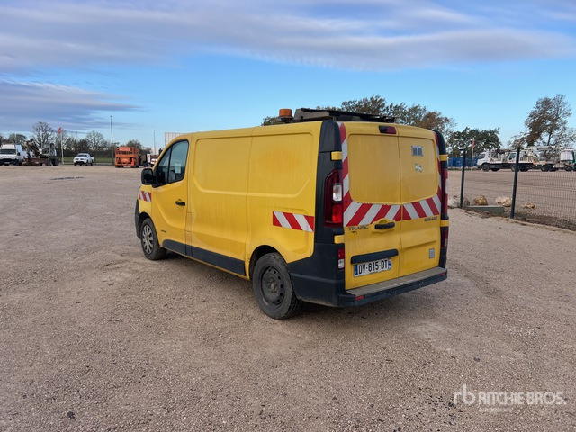 2015 Renault Trafic DCI 115 Vehicule Utilitaire Cargo Van - Van: picture 2 2015 Renault Trafic DCI 115 Vehicule Utilitaire Cargo Van - Van: picture 2