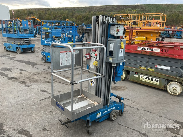 2002 Genie AWP30S Vertical Mast Lift - Vertical mast lift: picture 2 2002 Genie AWP30S Vertical Mast Lift - Vertical mast lift: picture 2