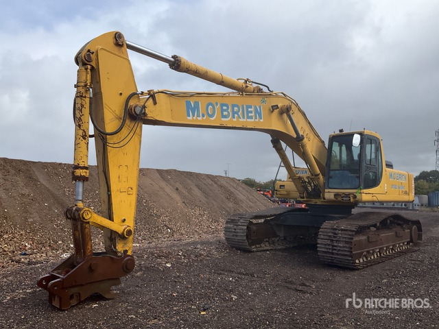 Crawler excavator 2002 Komatsu PC450LC-6 Tracked Excavator: picture 1