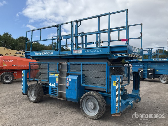 2008 Genie GS-5390 4x4 Diesel Scissor Lift - Scissor lift: picture 3 2008 Genie GS-5390 4x4 Diesel Scissor Lift - Scissor lift: picture 3