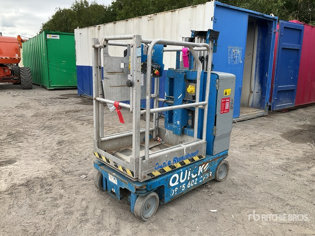 2009 Genie GR15 Vertical Mast Lift - Vertical mast lift: picture 1 2009 Genie GR15 Vertical Mast Lift - Vertical mast lift: picture 1