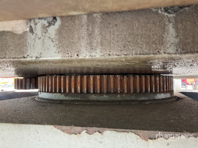 2016 Skyjack SJ51AJ 4WD Diesel Articulating Boom Lift - Articulated boom: picture 4 2016 Skyjack SJ51AJ 4WD Diesel Articulating Boom Lift - Articulated boom: picture 4