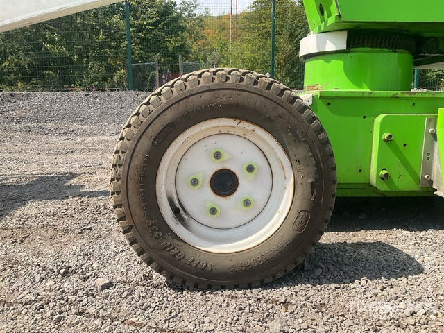 2017 Nifty HR12?NDE 2WD Hybrid Articulating Boom Lift - Articulated boom: picture 5 2017 Nifty HR12?NDE 2WD Hybrid Articulating Boom Lift - Articulated boom: picture 5