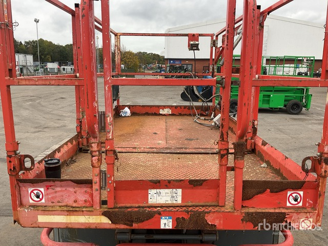 2017 Skyjack SJ6832 RT 4x4 Diesel Scissor Lift - Scissor lift: picture 5 2017 Skyjack SJ6832 RT 4x4 Diesel Scissor Lift - Scissor lift: picture 5