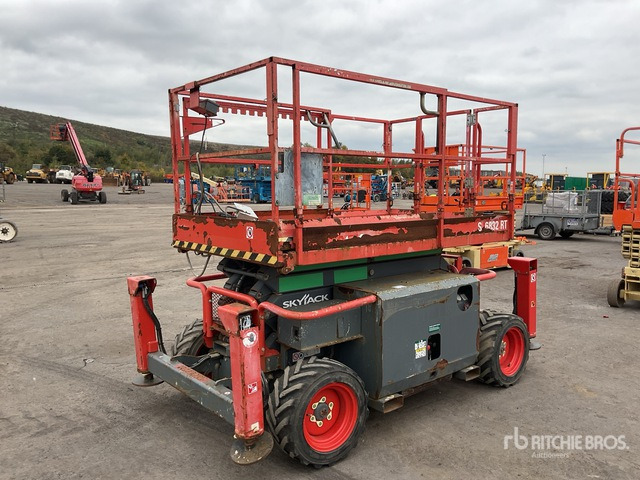 2017 Skyjack SJ6832 RT 4x4 Diesel Scissor Lift - Scissor lift: picture 1 2017 Skyjack SJ6832 RT 4x4 Diesel Scissor Lift - Scissor lift: picture 1