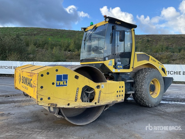 2022 Bomag BW216DH-5 Smooth Drum Compactor - Compactor: picture 1 2022 Bomag BW216DH-5 Smooth Drum Compactor - Compactor: picture 1