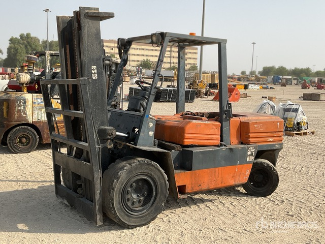 1995 Toyota 5FDA50 5 ton (Inoperable) Forklift - Diesel forklift: picture 1 1995 Toyota 5FDA50 5 ton (Inoperable) Forklift - Diesel forklift: picture 1