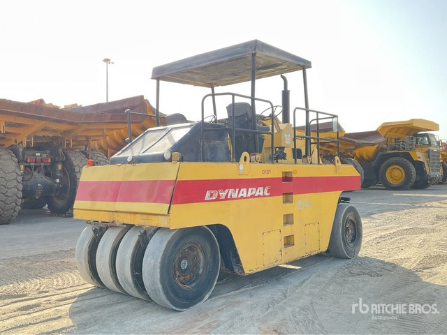 2002 Dynapac CP 271 9 Wheel Pneumatic Roller - Pneumatic roller: picture 3 2002 Dynapac CP 271 9 Wheel Pneumatic Roller - Pneumatic roller: picture 3