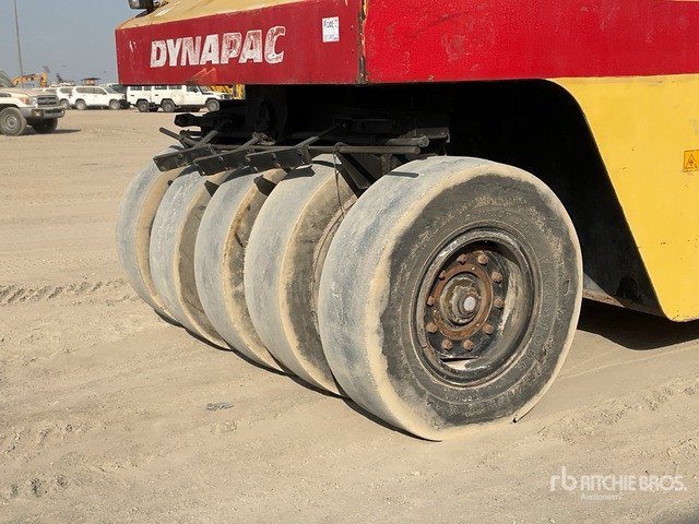 2002 Dynapac CP 271 9 Wheel Pneumatic Roller - Pneumatic roller: picture 5 2002 Dynapac CP 271 9 Wheel Pneumatic Roller - Pneumatic roller: picture 5