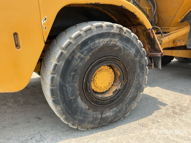 Articulated dumper 2004 Cat 740 Articulated Dump Truck: picture 6