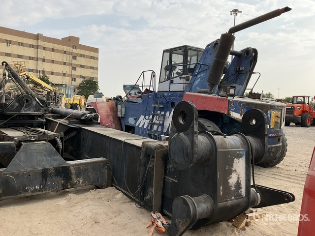 2004 Fantuzzi CS45KM 45 ton (Inoperable) Container Handler - Container handler: picture 4 2004 Fantuzzi CS45KM 45 ton (Inoperable) Container Handler - Container handler: picture 4