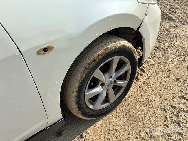 2009 Nissan Tilda Automobile - Car: picture 4 2009 Nissan Tilda Automobile - Car: picture 4