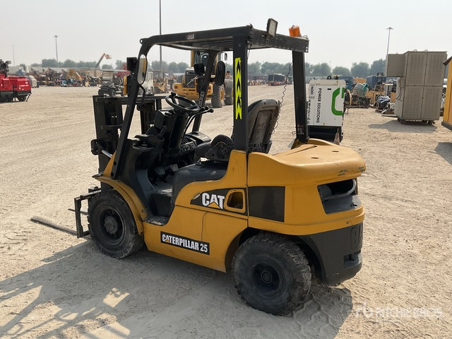 2010 Cat DP25NT 2.5 ton Forklift - Diesel forklift: picture 4 2010 Cat DP25NT 2.5 ton Forklift - Diesel forklift: picture 4