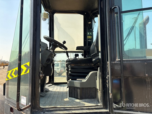 2013 Cat CS-533E Smooth Drum Compactor - Compactor: picture 5 2013 Cat CS-533E Smooth Drum Compactor - Compactor: picture 5