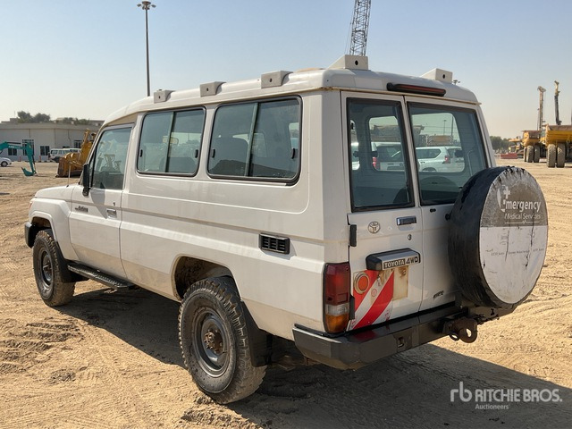 2016 Toyota Land Cruiser 78R 4x4 SUV - SUV: picture 3 2016 Toyota Land Cruiser 78R 4x4 SUV - SUV: picture 3