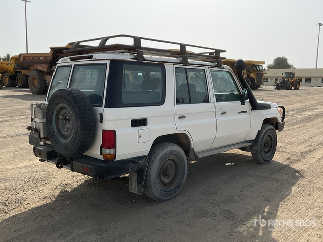 2018 Toyota Land Cruiser 76L 4x4 SUV - SUV: picture 4 2018 Toyota Land Cruiser 76L 4x4 SUV - SUV: picture 4