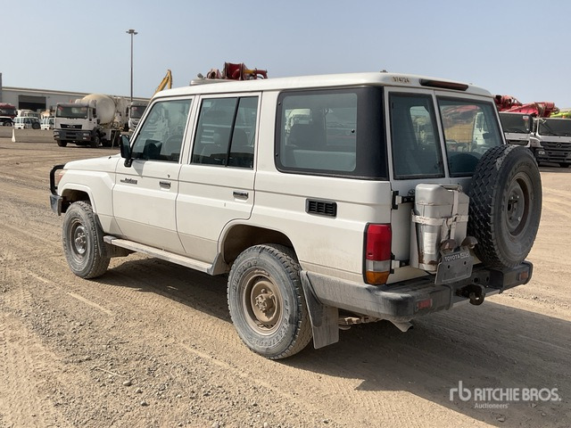 2019 Toyota Land Cruiser 76L 4x4 SUV - SUV: picture 3 2019 Toyota Land Cruiser 76L 4x4 SUV - SUV: picture 3