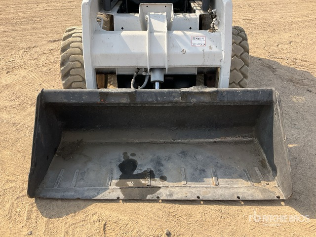 Bobcat S130 - Skid steer loader: picture 5 Bobcat S130 - Skid steer loader: picture 5
