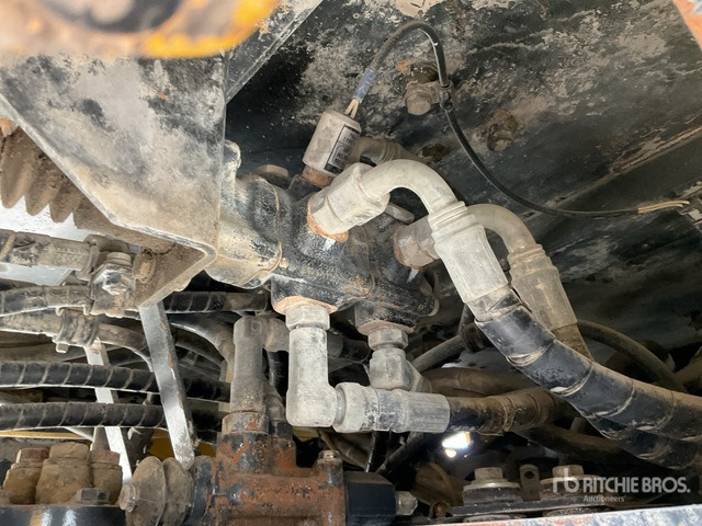 Komatsu WA380Z-6 - Wheel loader: picture 5 Komatsu WA380Z-6 - Wheel loader: picture 5